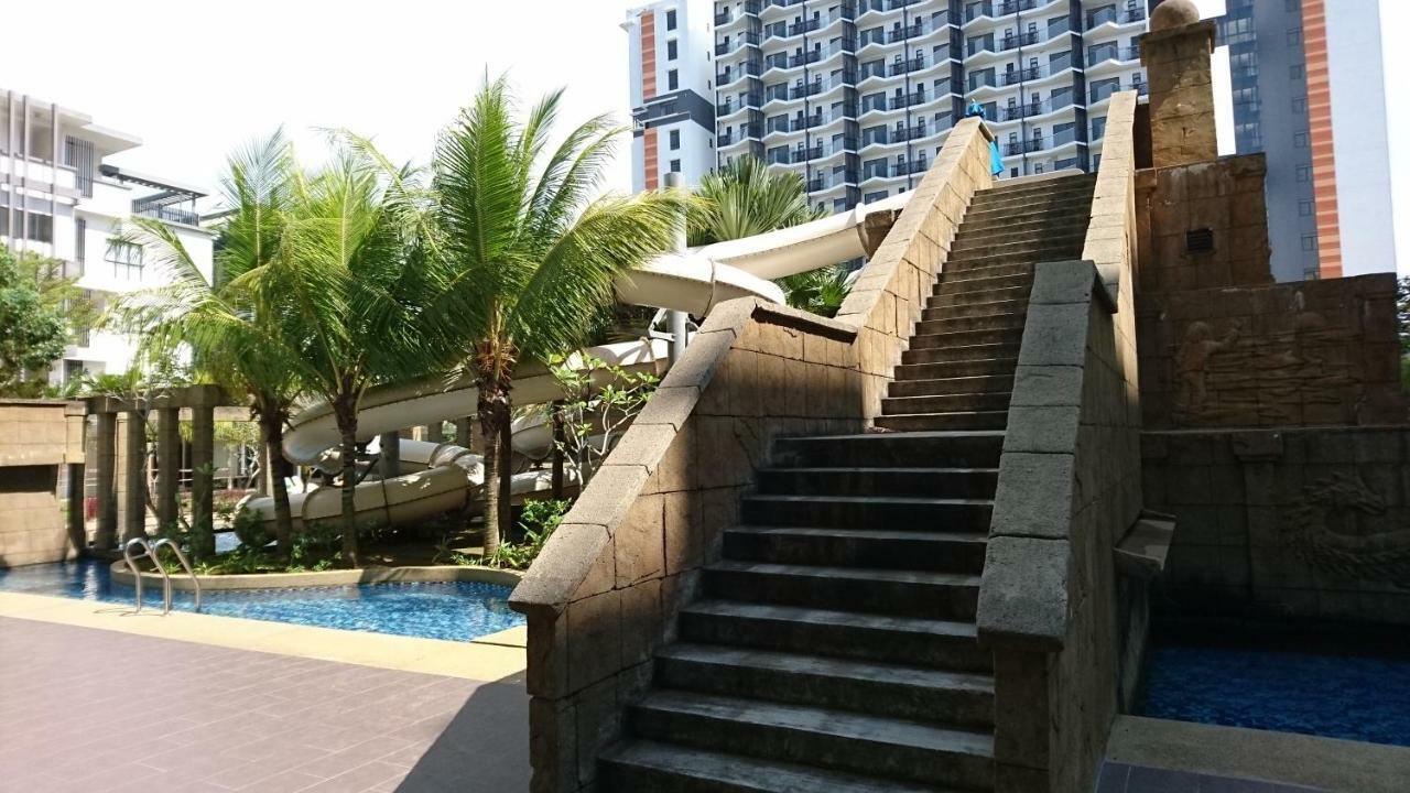Cozy Swiss Garden Beach Resort Residence Kampung Sungai Karang Exterior foto