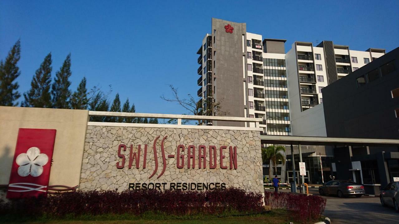 Cozy Swiss Garden Beach Resort Residence Kampung Sungai Karang Exterior foto